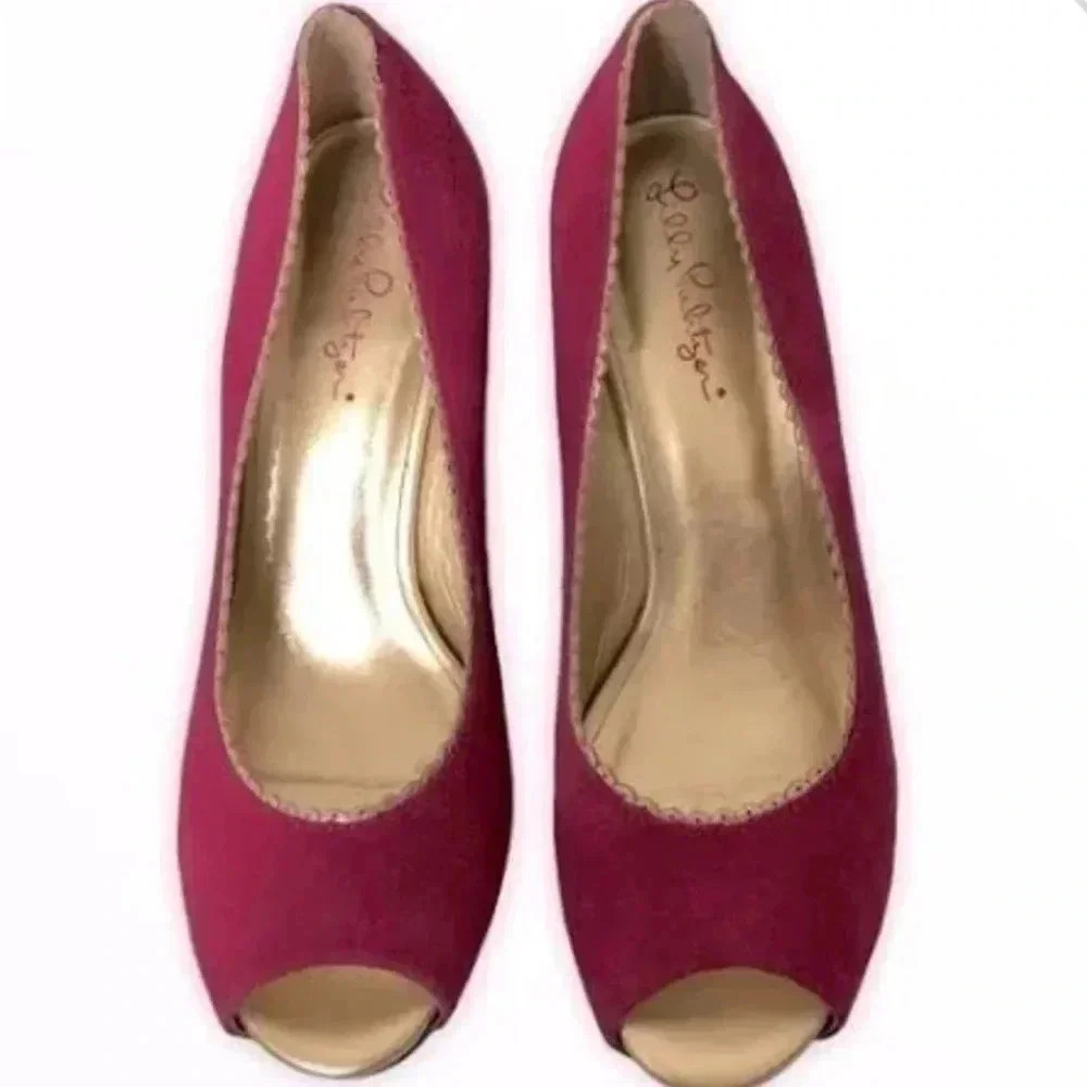 NWOB Lilly Pulitzer Fuchsia w/ Gold Trim Suede Peep Toe Wedge Pumps-Women’s 6.5M